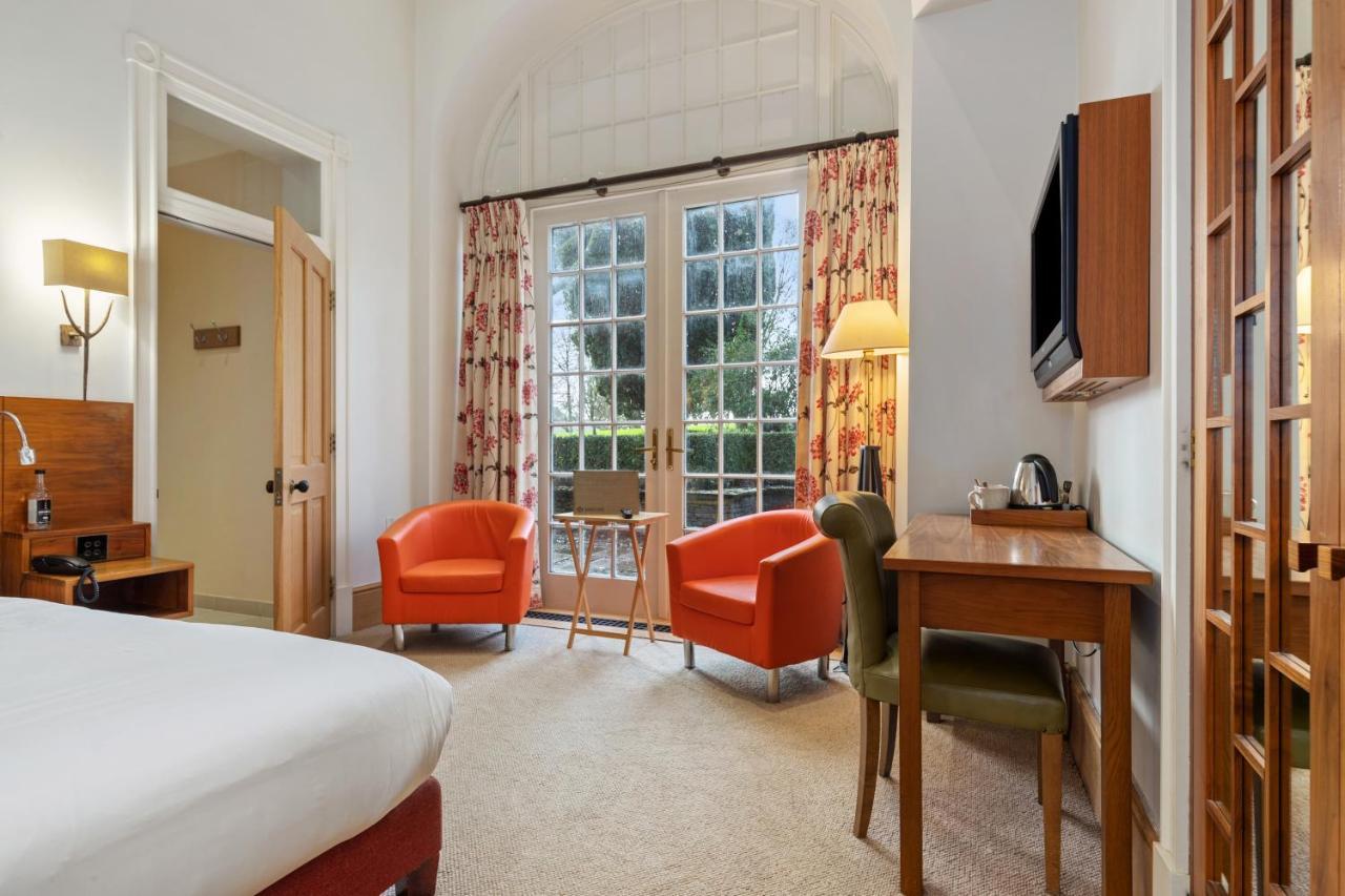 Bed and Breakfast Slebech Park Estate Wiston  Exterior foto A room at the hotel
