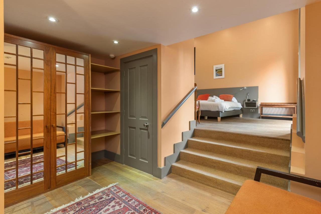 Bed and Breakfast Slebech Park Estate Wiston  Exterior foto A room at the hotel
