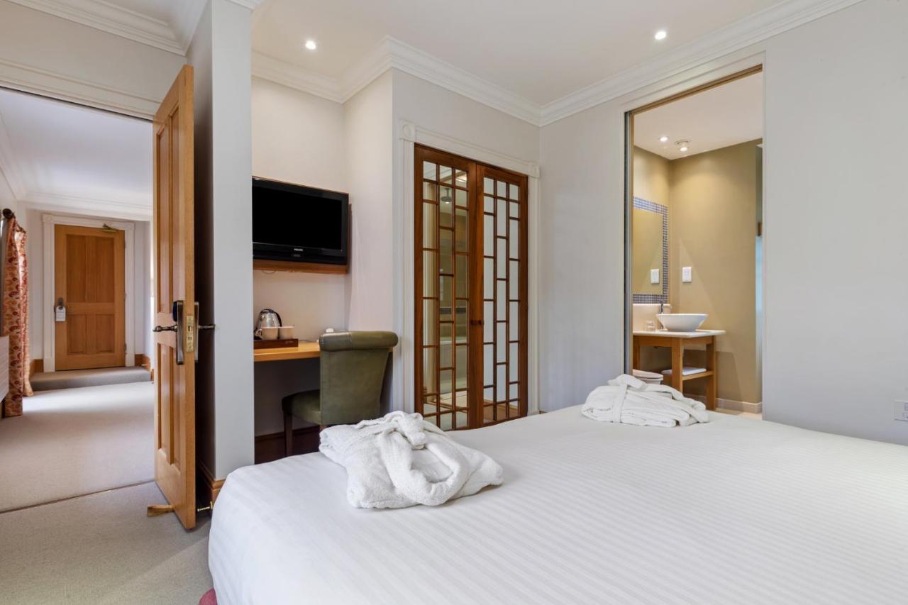 Bed and Breakfast Slebech Park Estate Wiston  Exterior foto A room at the hotel