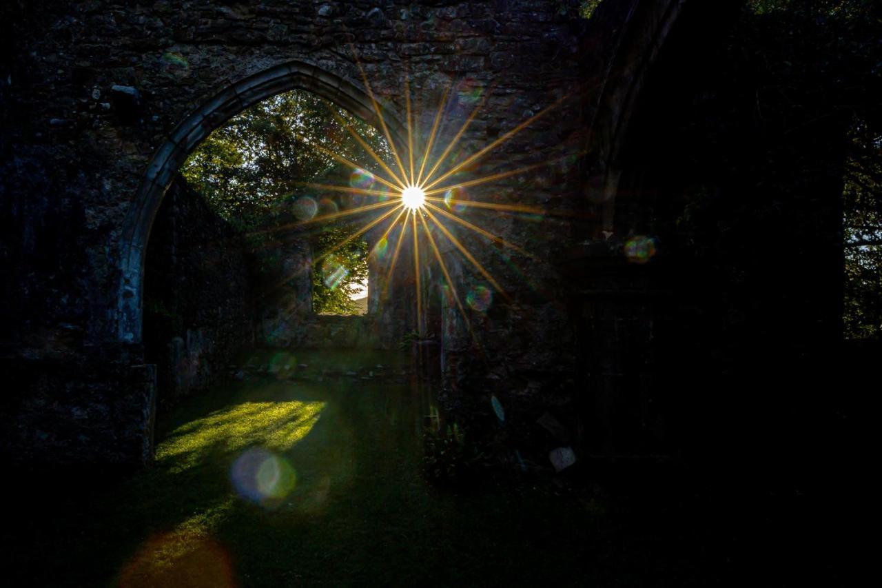 Bed and Breakfast Slebech Park Estate Wiston  Exterior foto The tunnel
