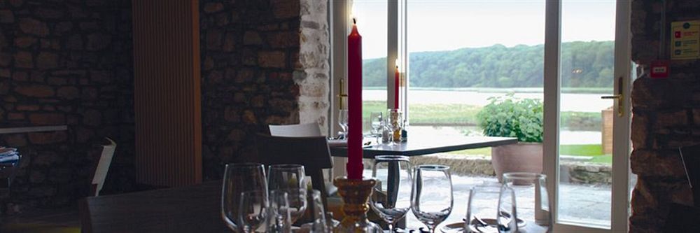 Bed and Breakfast Slebech Park Estate Wiston  Exterior foto The restaurant